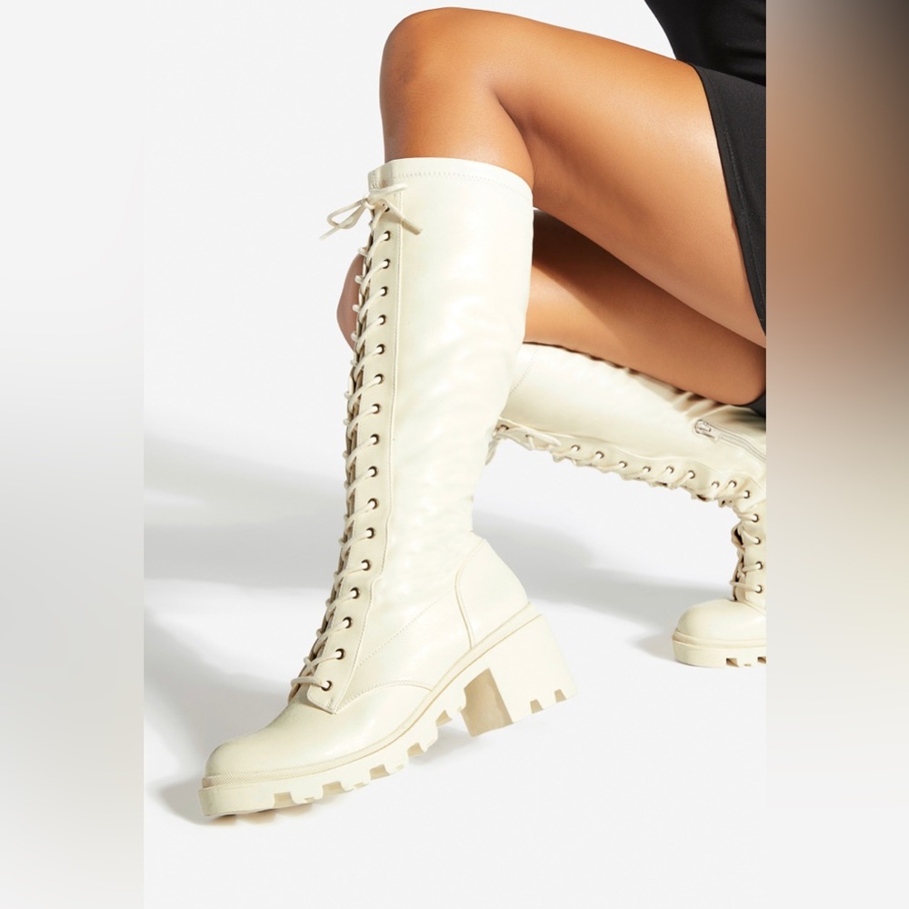 🆕 Lug Sole Combat Boots in Bone White 8 Wide Calf